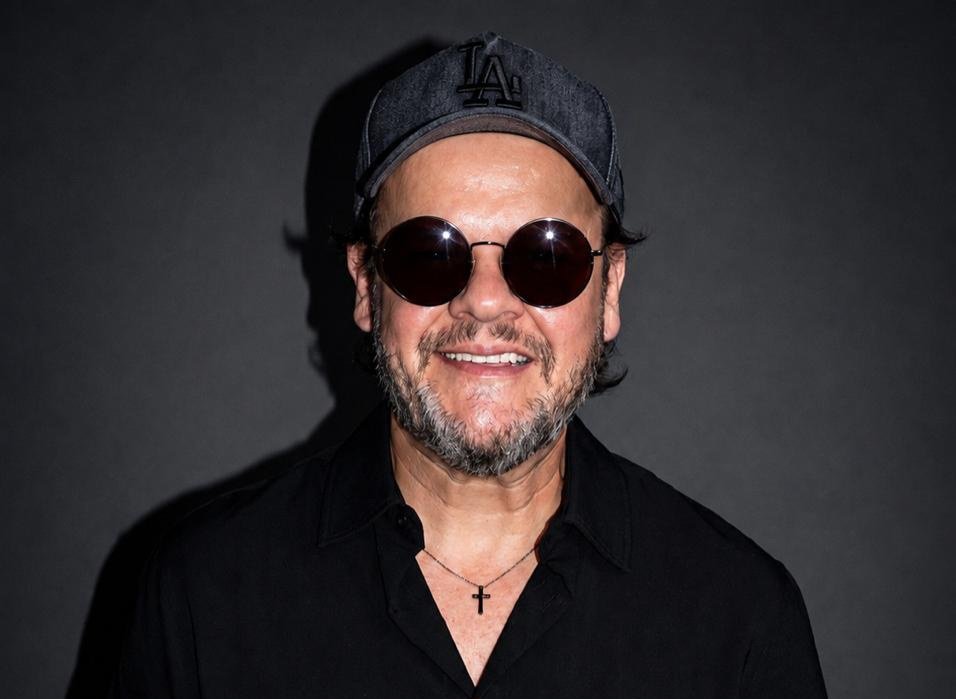 Anthony Carrera, o Rei do Show, ganha destaque em Portugal com "Feito Cana"